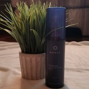 Monat Tousled Texturizing Mist